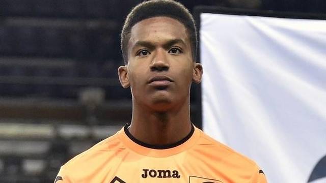 包含图卢兹门将表现出色业内专家点名称赞的词条